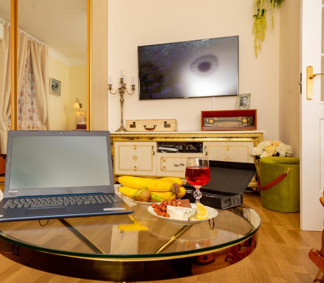 Apartmán La Boheme - The Magic Of Riga & Free Parking Exteriér fotografie
