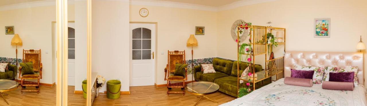 Apartmán La Boheme - The Magic Of Riga & Free Parking Exteriér fotografie